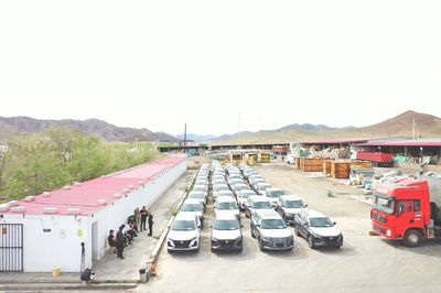 青河縣塔克什肯口岸 領(lǐng)跑新疆公路口岸貨運(yùn)，公路國(guó)際貨代功不可沒